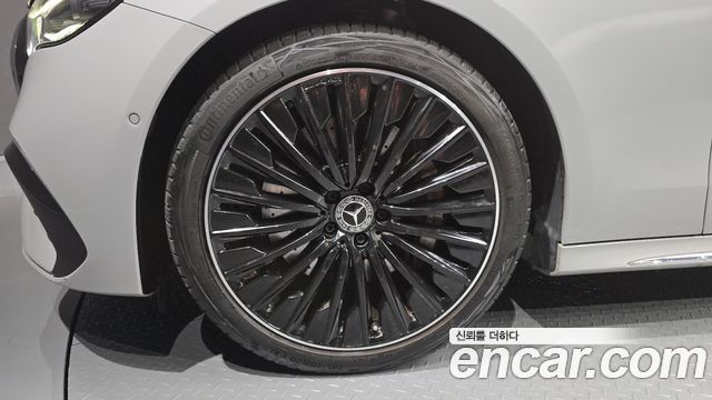 Mercedes-Benz E-Class W214 E300 4MATIC AMG Line Premiere Special - фото 4