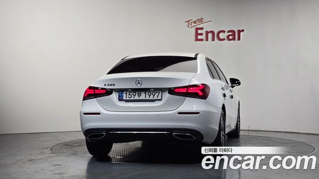 Mercedes-Benz A-Class W177 A220 Sedan - фото 2