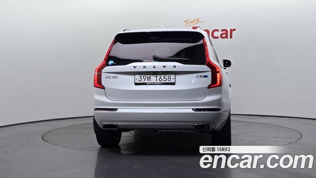 Volvo XC90 2-го поколения D5 Inscription - фото 3