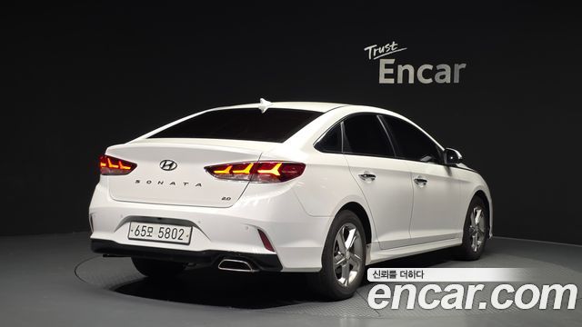Hyundai Sonata 2.0 Modern - фото 1