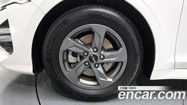 Kia K5 3-го поколения 2.0 LPI(Renter car) Strandard - фото 4