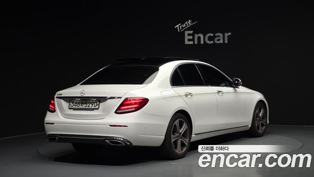 Mercedes-Benz E-Class W213 E300 Avantgarde - фото 1
