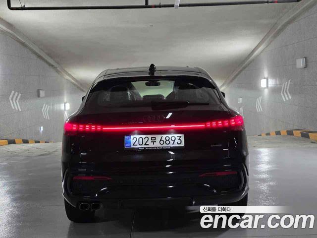 Audi Q5 40 TDI Quattro S Line Sportback - фото 3