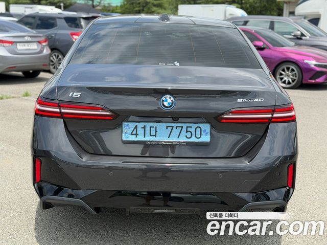 BMW i5 G60 eDrive 40 M Sport - фото 3