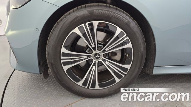 Mercedes-Benz E-Class W214 E200 Avantgarde - фото 4
