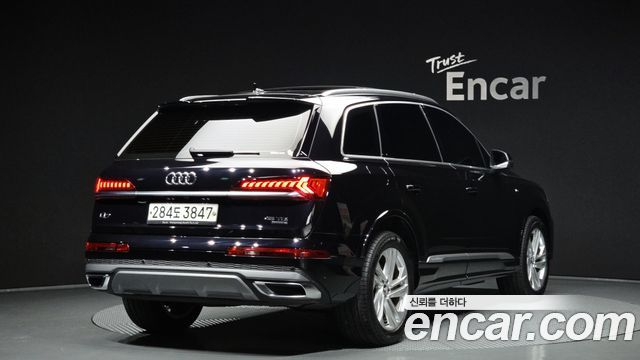 Audi Q7 45 TDI Quattro Premium - фото 1