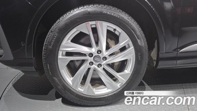 Audi Q7 45 TDI Quattro Premium - фото 4