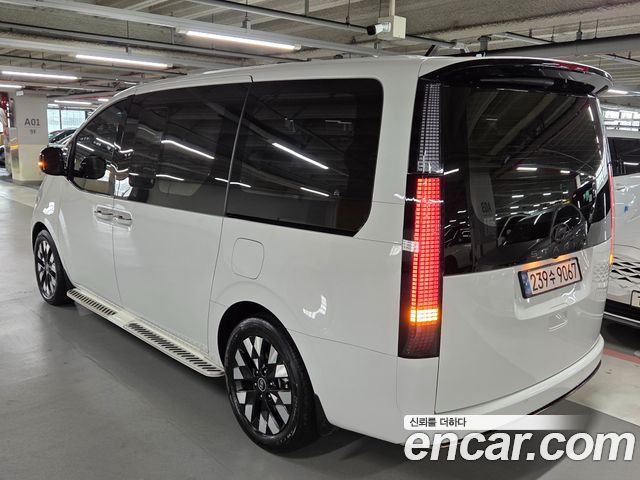 Hyundai Staria HEV 1.6 Lounge 9-Seater Inspiration - фото 2