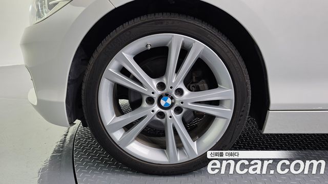 BMW 1-Series F20 118d Sport Special Edition 5Door - фото 4