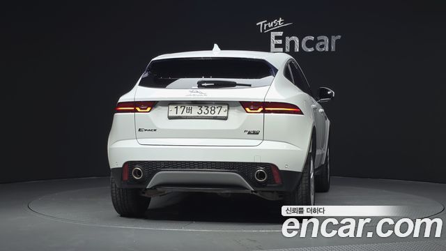 Jaguar E-PACE P250 S - фото 3