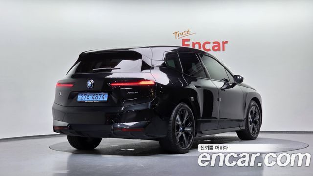 BMW iX xDrive50 Sports Plus - фото 1
