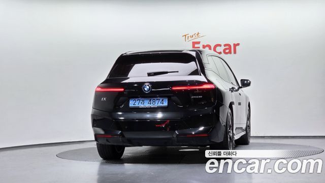 BMW iX xDrive50 Sports Plus - фото 3