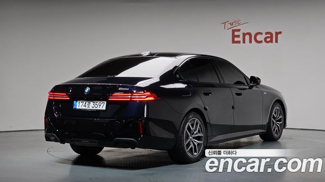 BMW 5-Series G60 520i M Sport - фото 0