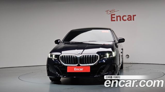 BMW 5-Series G60 520i M Sport - фото 1