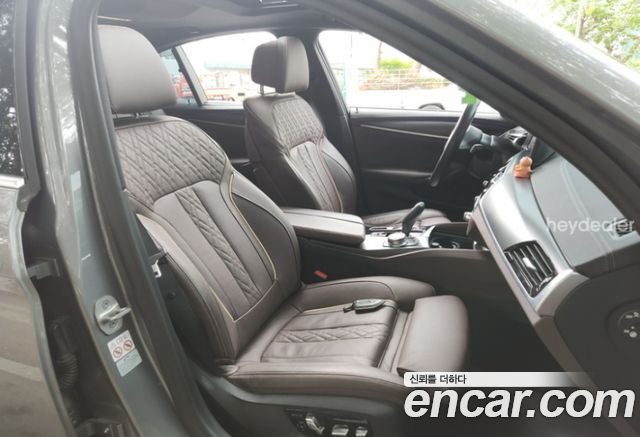 BMW 5-Series G30 523d M Sport - фото 4