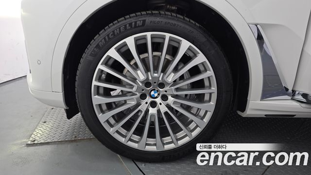 BMW X7 G07 xDrive 40i Design Pure Excellence 7-Seater - фото 4
