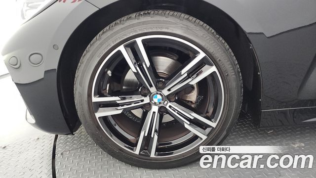 BMW 4-Series G22 420i M Sport Coupe - фото 4