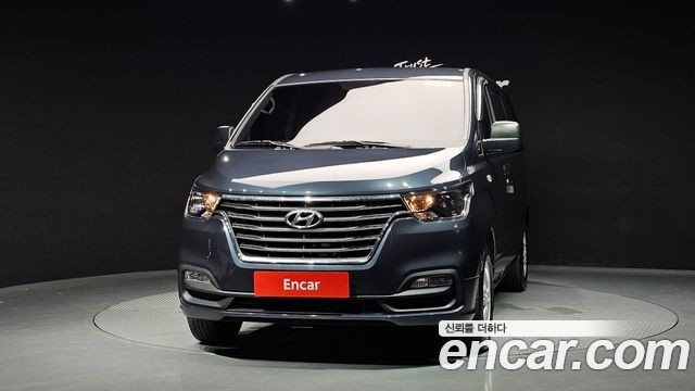 Hyundai Starex Новый Van 3-Seater Smart - фото 1