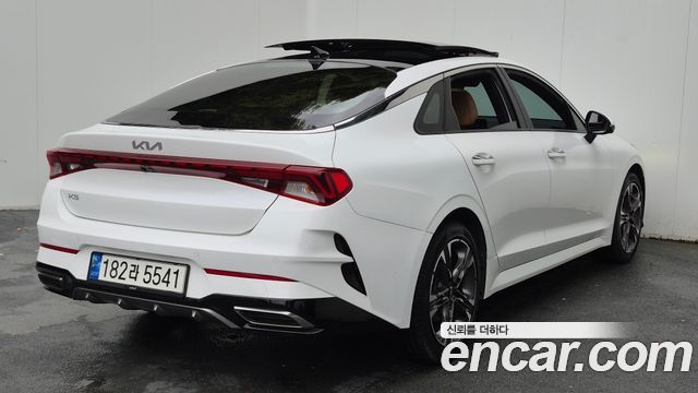 Kia K5 3-го поколения 2.0 Signature - фото 1