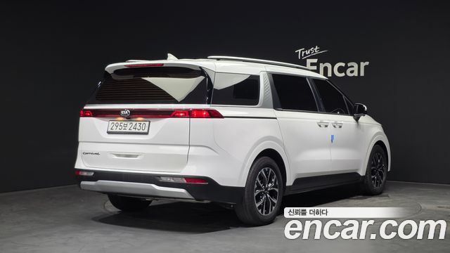 Kia Carnival 4-го поколения 9-Seater Prestige - фото 1