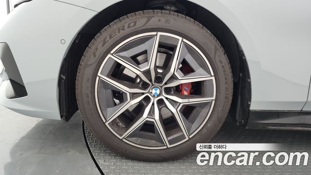 BMW 5-Series G60 520i Special Edition - фото 4