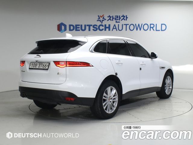 Jaguar F-PACE 20d Portfolio - фото 1