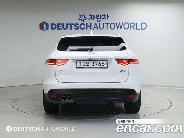 Jaguar F-PACE 20d Portfolio - фото 3