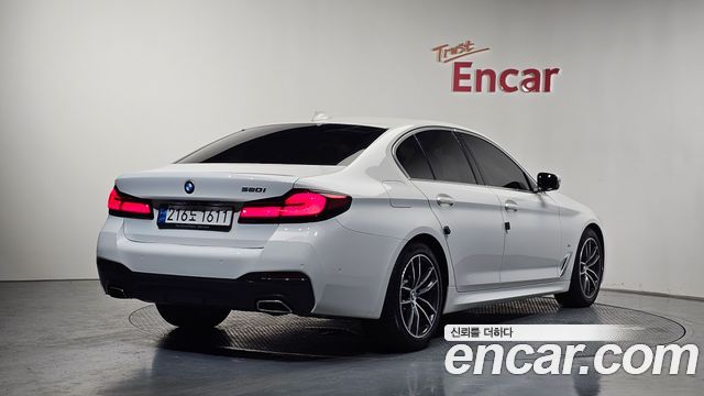 BMW 5-Series G30 520i M Sport - фото 1