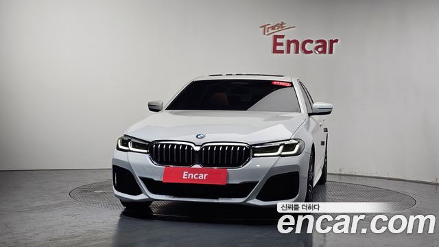 BMW 5-Series G30 520i M Sport - фото 2