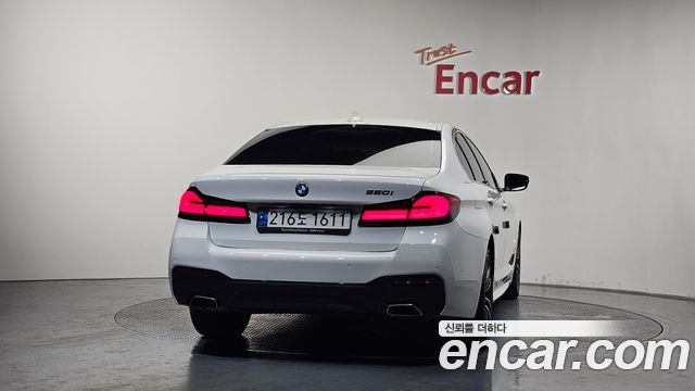 BMW 5-Series G30 520i M Sport - фото 3