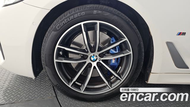 BMW 5-Series G30 520i M Sport - фото 4