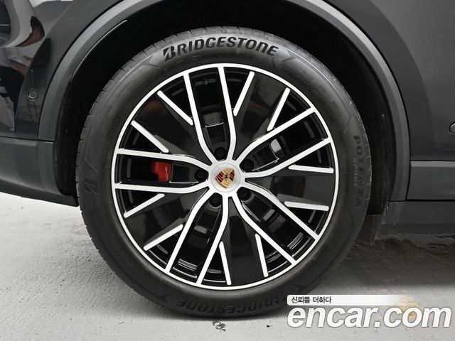 Porsche Macan EV 4S - фото 4