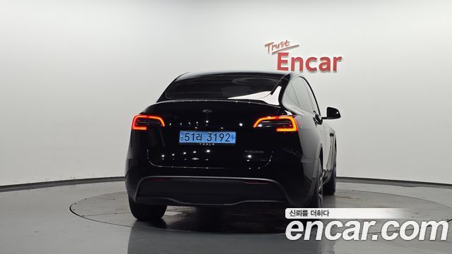 Tesla Model Y RWD - фото 2