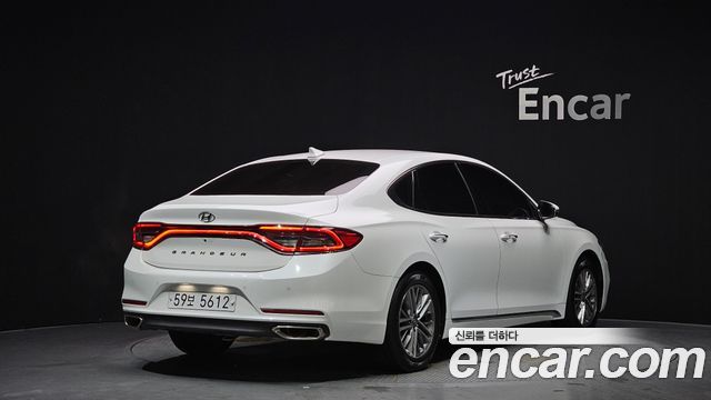 Hyundai Grandeur IG 3.0 LPi Modern Basic (Rental Car) - фото 1
