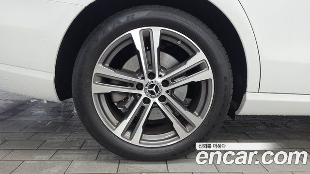 Mercedes-Benz E-Class W213 E350 4MATIC Avantgarde - фото 4