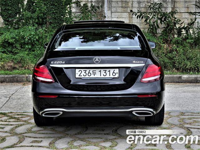 Mercedes-Benz E-Class W213 E220d 4MATIC Exclusive - фото 3