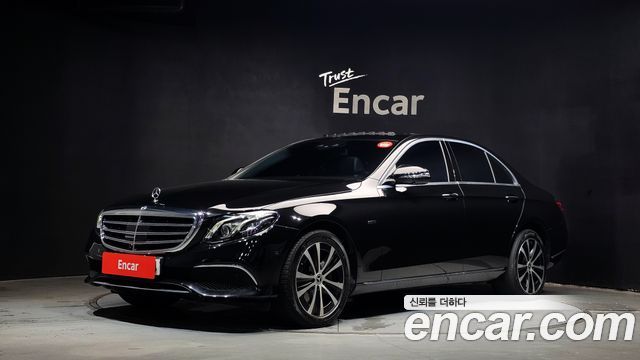 Mercedes-Benz E-Class W213 E300e 4MATIC Exclusive - фото 0