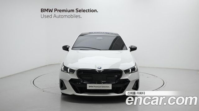 BMW i5 G60 M60 xDrive - фото 2