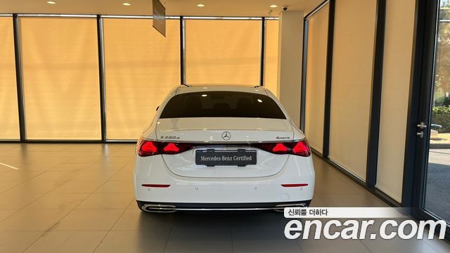 Mercedes-Benz E-Class W214 E220d 4MATIC Exclusive - фото 3