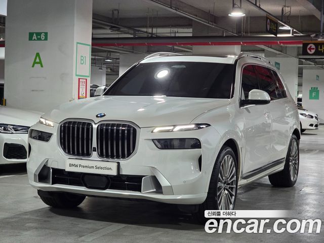 BMW X7 G07 xDrive 40i Design Pure Excellence 6-Seater - фото 0