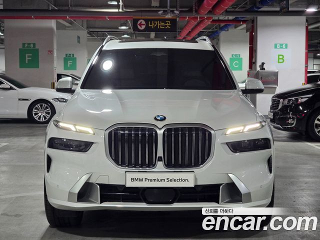 BMW X7 G07 xDrive 40i Design Pure Excellence 6-Seater - фото 1