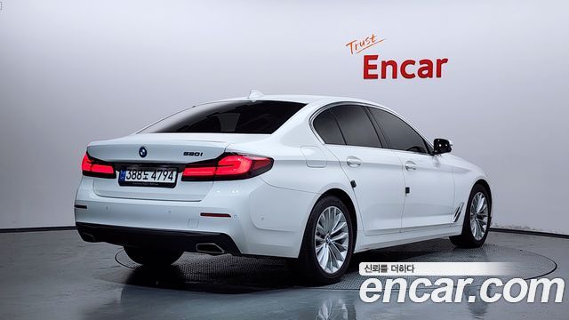 BMW 5-Series G30 520i Luxury - фото 1