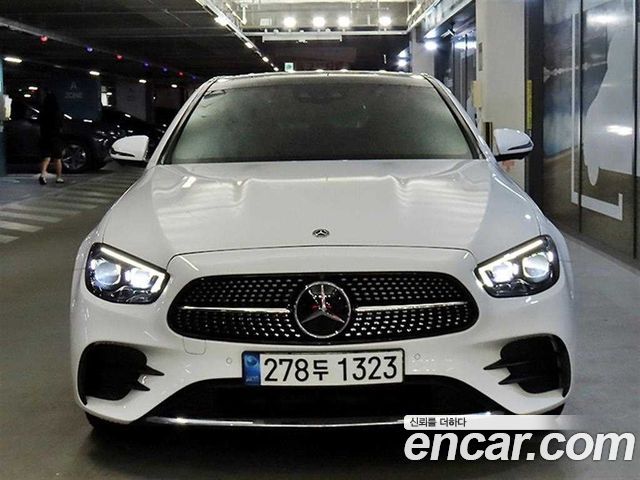 Mercedes-Benz E-Class W213 E350 4MATIC AMG Line - фото 1