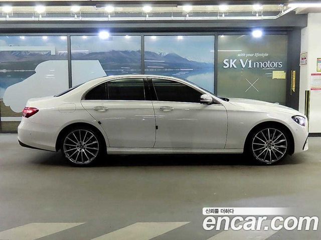 Mercedes-Benz E-Class W213 E350 4MATIC AMG Line - фото 2