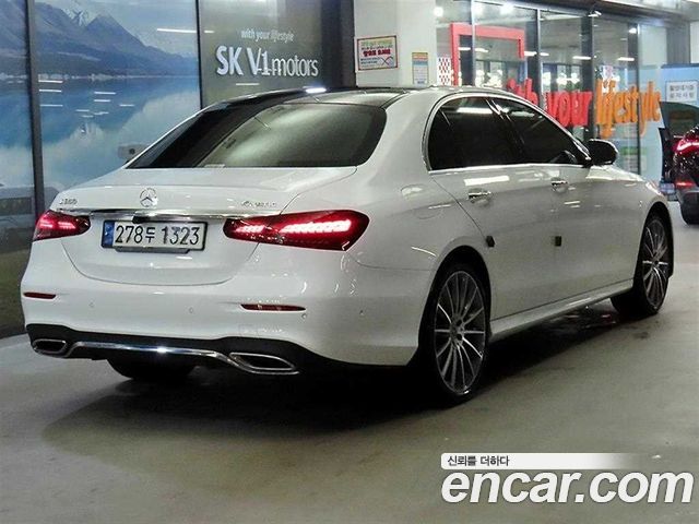 Mercedes-Benz E-Class W213 E350 4MATIC AMG Line - фото 3