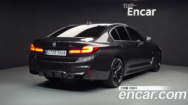 BMW 5-Series G30 520d M Sport Package Plus - фото 1