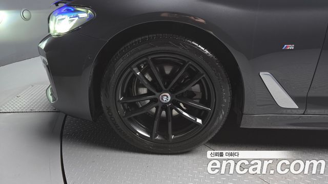 BMW 5-Series G30 520d M Sport Package Plus - фото 4