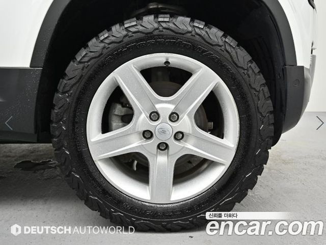 Land Rover Defender L663 90 D250 SE - фото 4