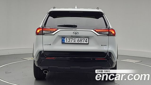 Toyota RAV4 5-го поколения 2.5 4WD PHEV XSE - фото 3