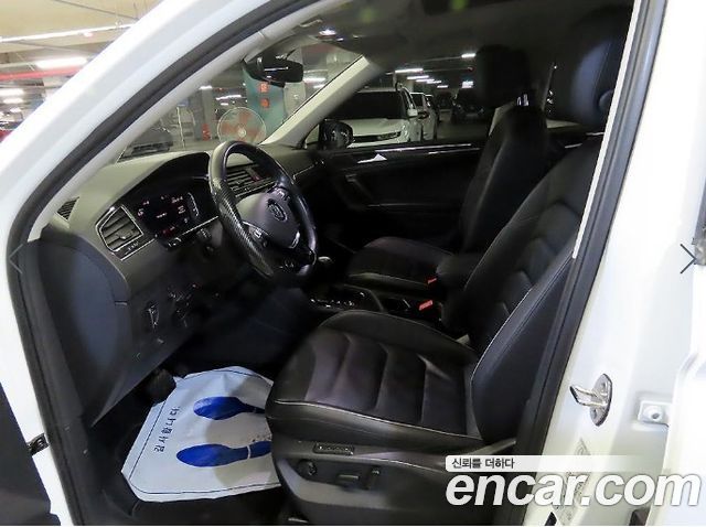 Volkswagen Tiguan 2.0 TDI Prestige - фото 4
